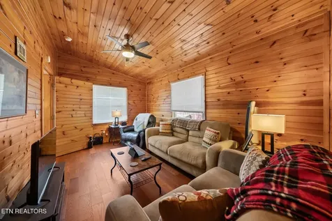 74 Black Cat Trail Rockwood TN 37854