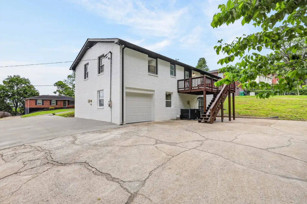 4079 Fairmeade Drive Nashville TN 37218
