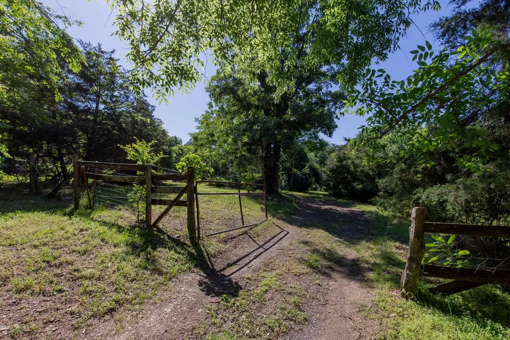 1591 Brinkley Branch Road Hendersonville TN 37075