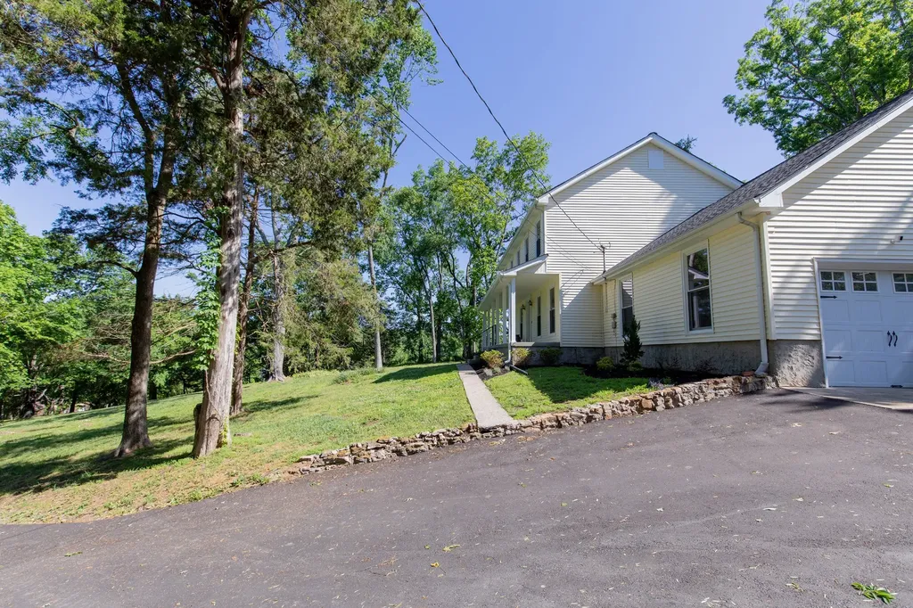 1591 Brinkley Branch Road Hendersonville TN 37075