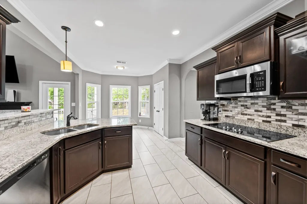 367 Barry Drive Clarksville TN 37040