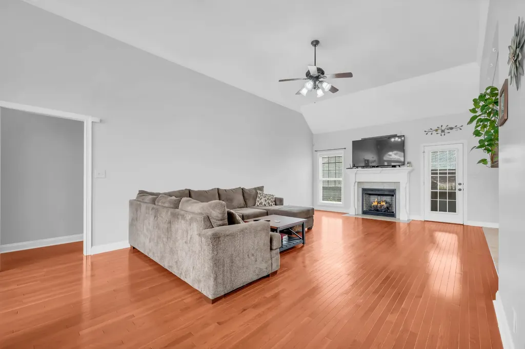 225 Spring Terrace Lane Clarksville TN 37040