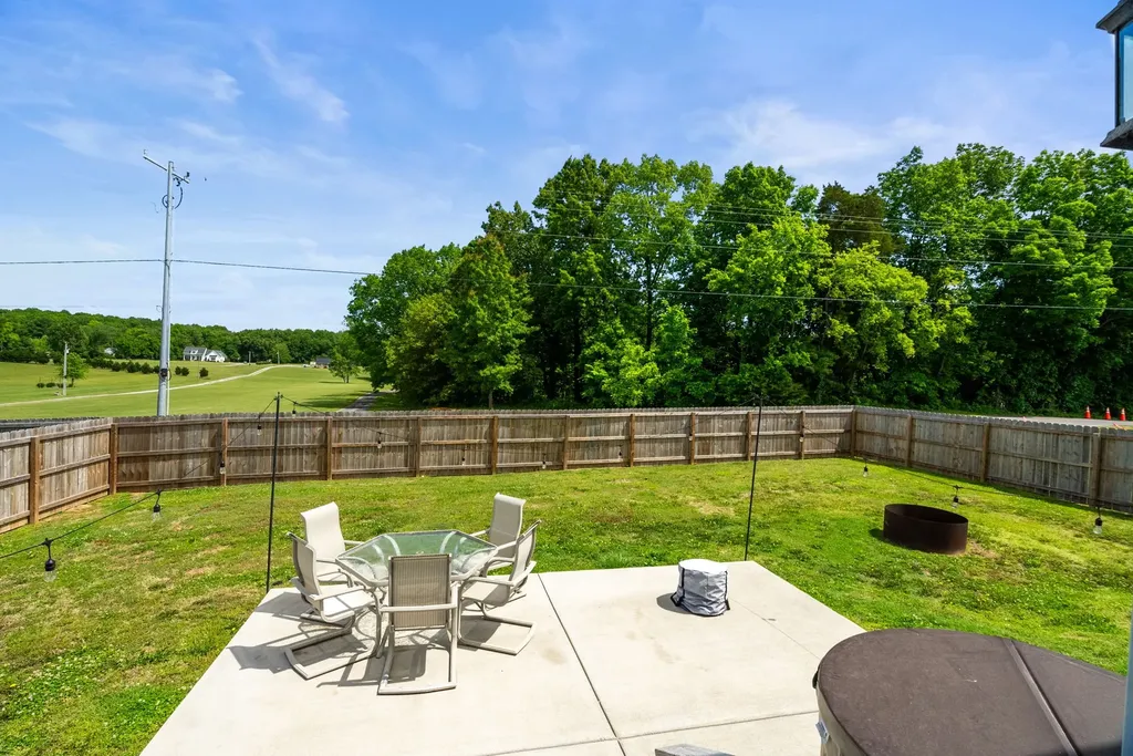 304 W Winterberry Trail White House TN 37188