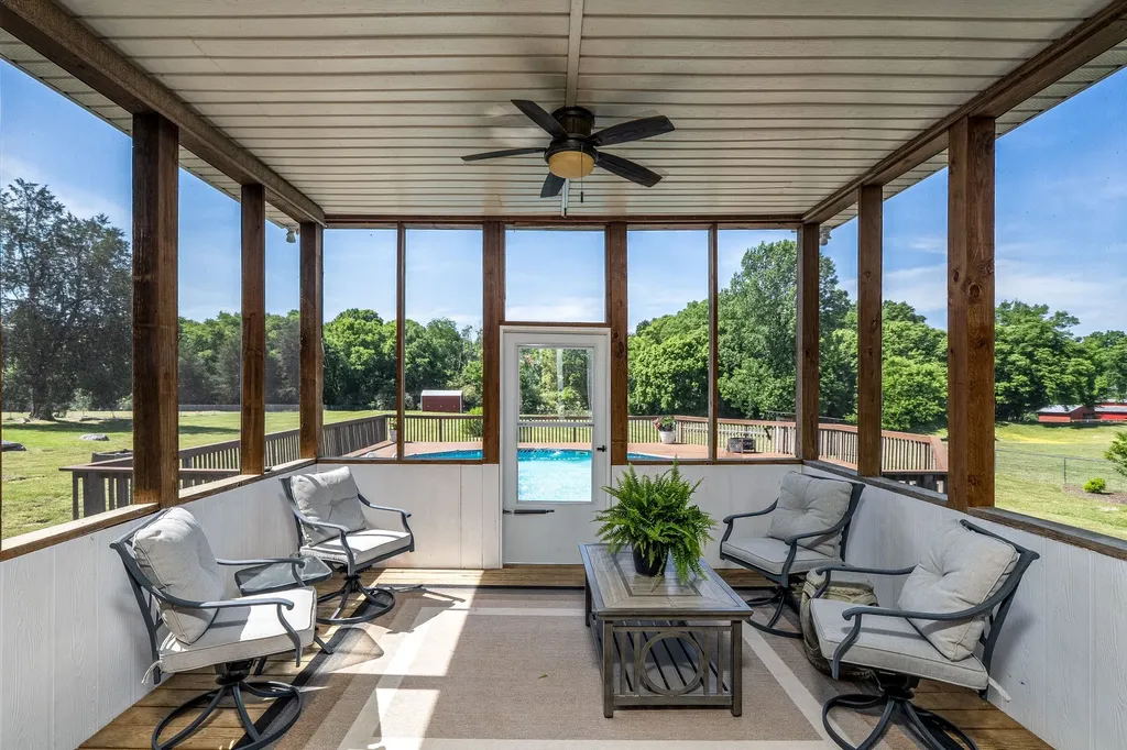 1412 Iron Bridge Road Columbia TN 38401