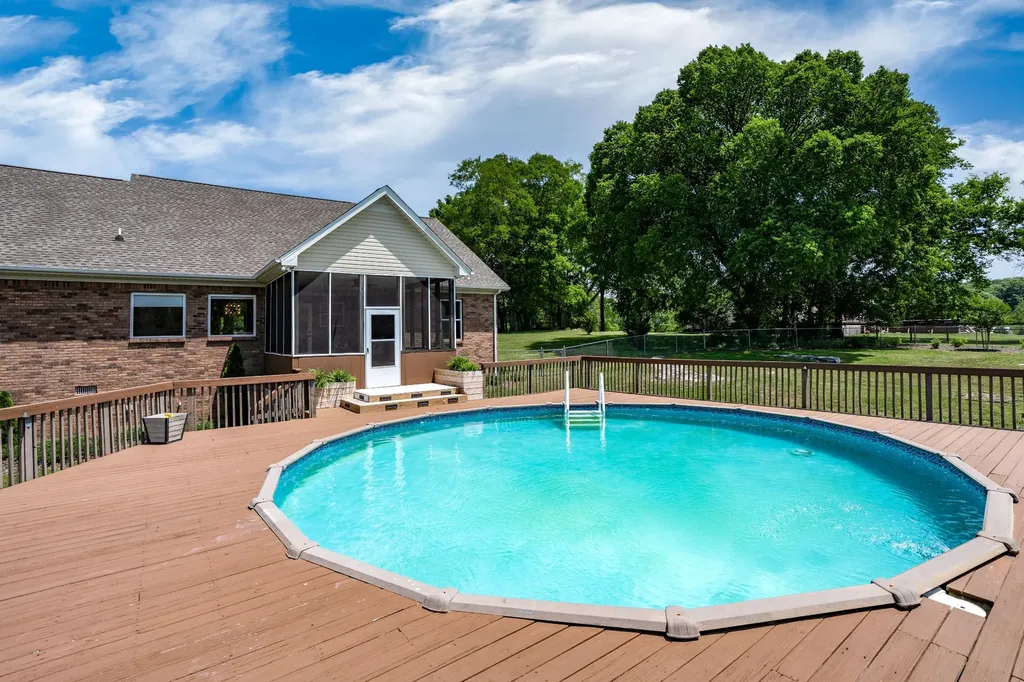 1412 Iron Bridge Road Columbia TN 38401