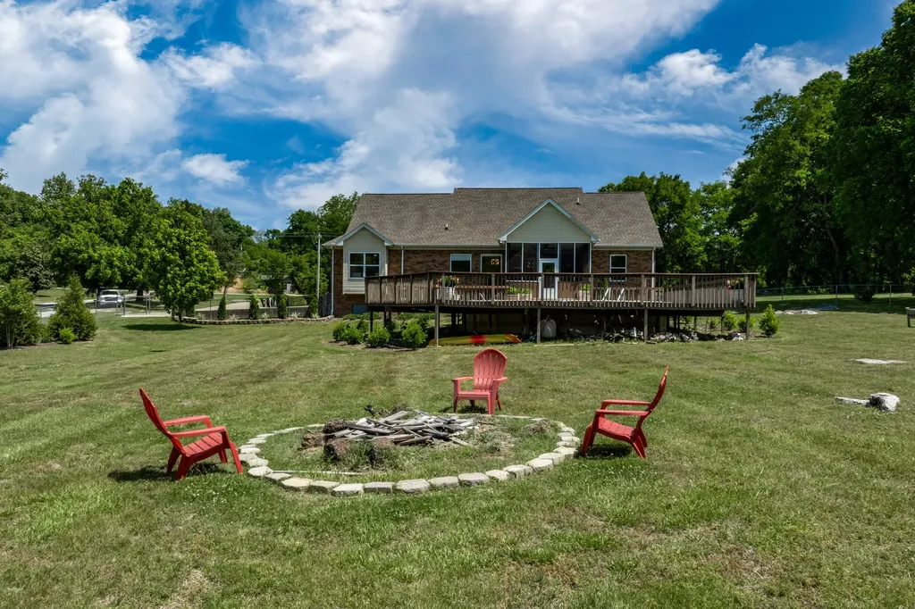 1412 Iron Bridge Road Columbia TN 38401