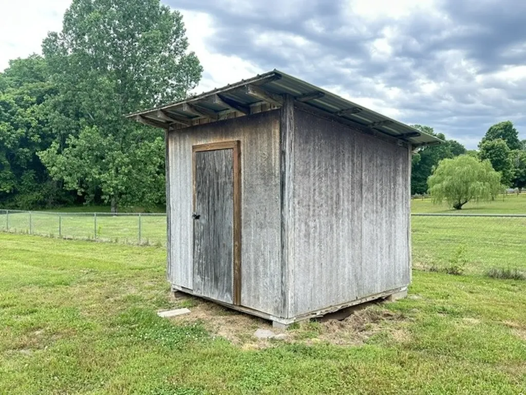 1412 Iron Bridge Road Columbia TN 38401