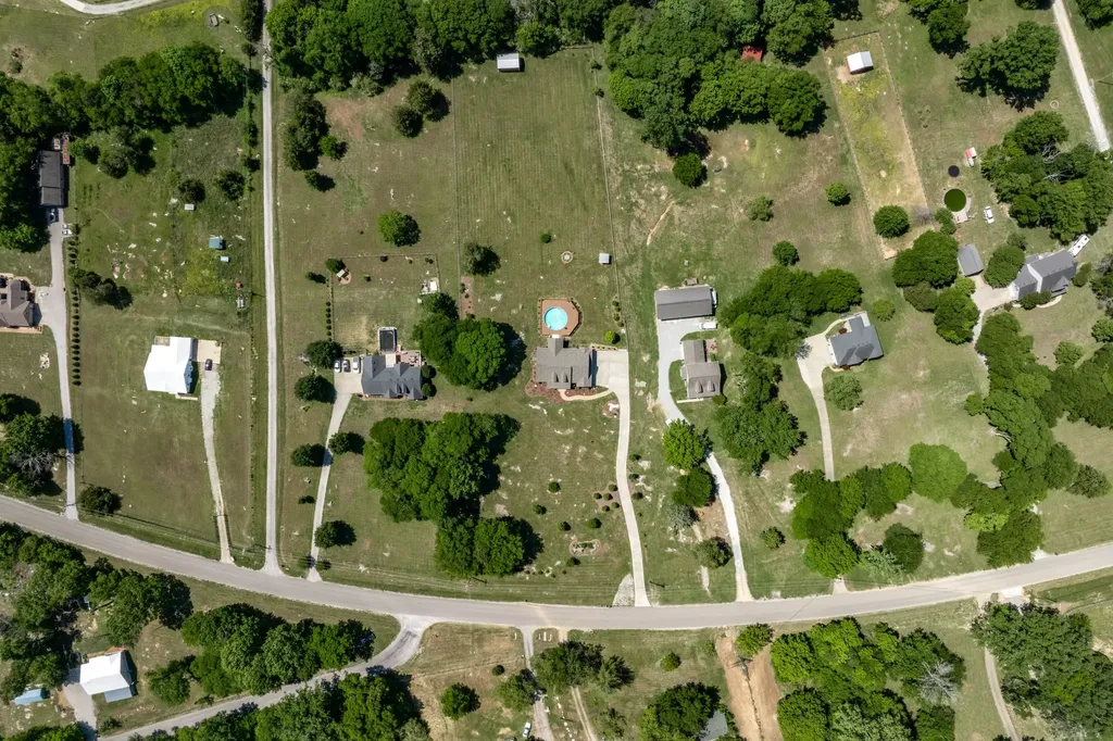 1412 Iron Bridge Road Columbia TN 38401