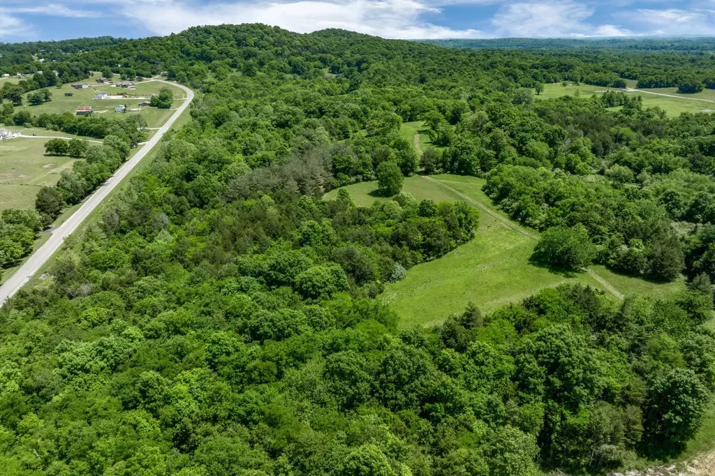 1412 Iron Bridge Road Columbia TN 38401