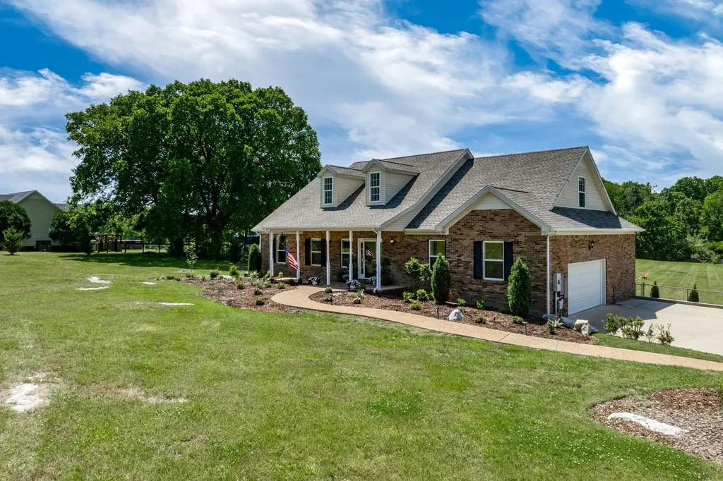 1412 Iron Bridge Road Columbia TN 38401