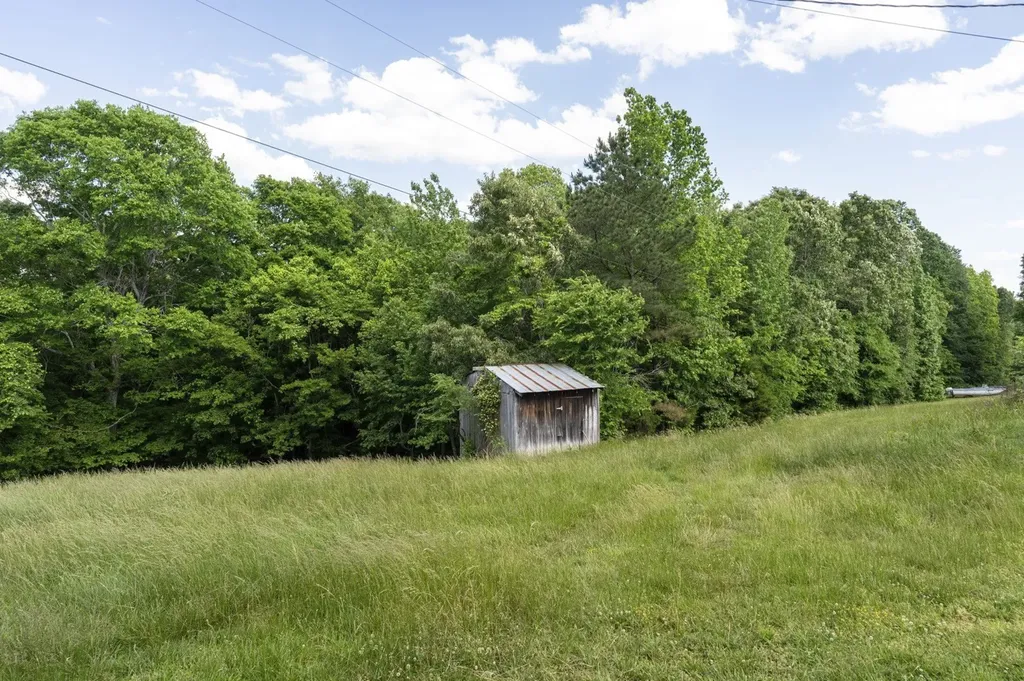391 Gunson Ridge Road Cumberland City TN 37050