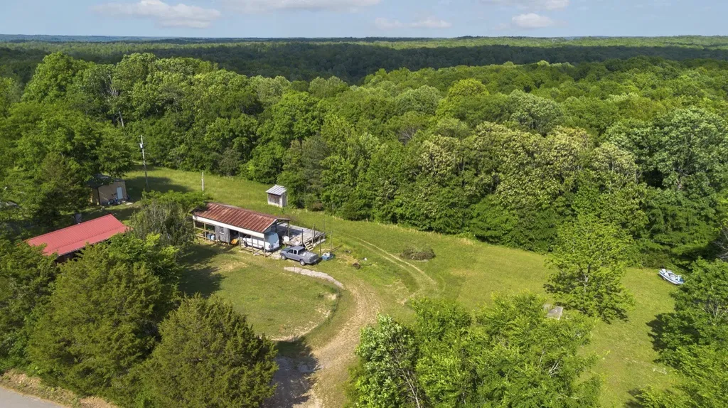 391 Gunson Ridge Road Cumberland City TN 37050