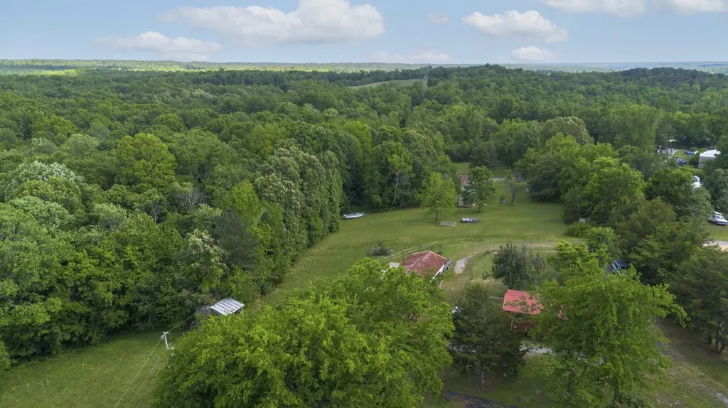 391 Gunson Ridge Road Cumberland City TN 37050