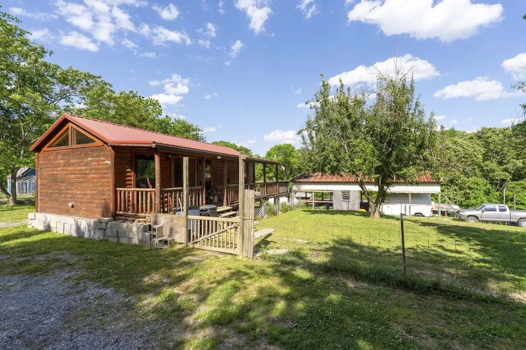 391 Gunson Ridge Road Cumberland City TN 37050