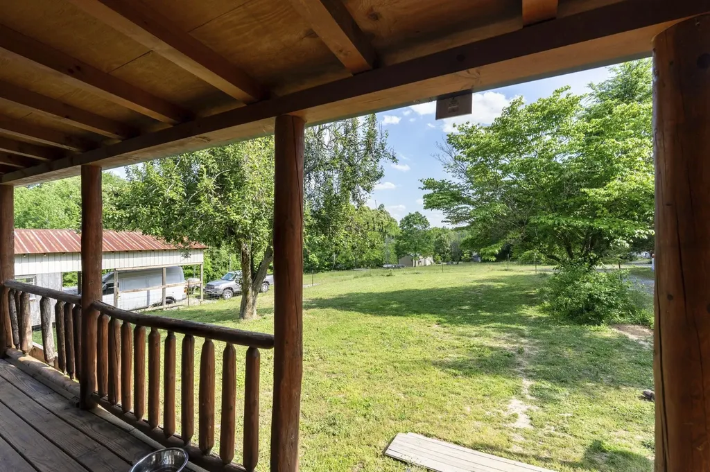 391 Gunson Ridge Road Cumberland City TN 37050