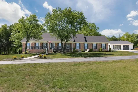 24 Lovers Lane Fayetteville TN 37334