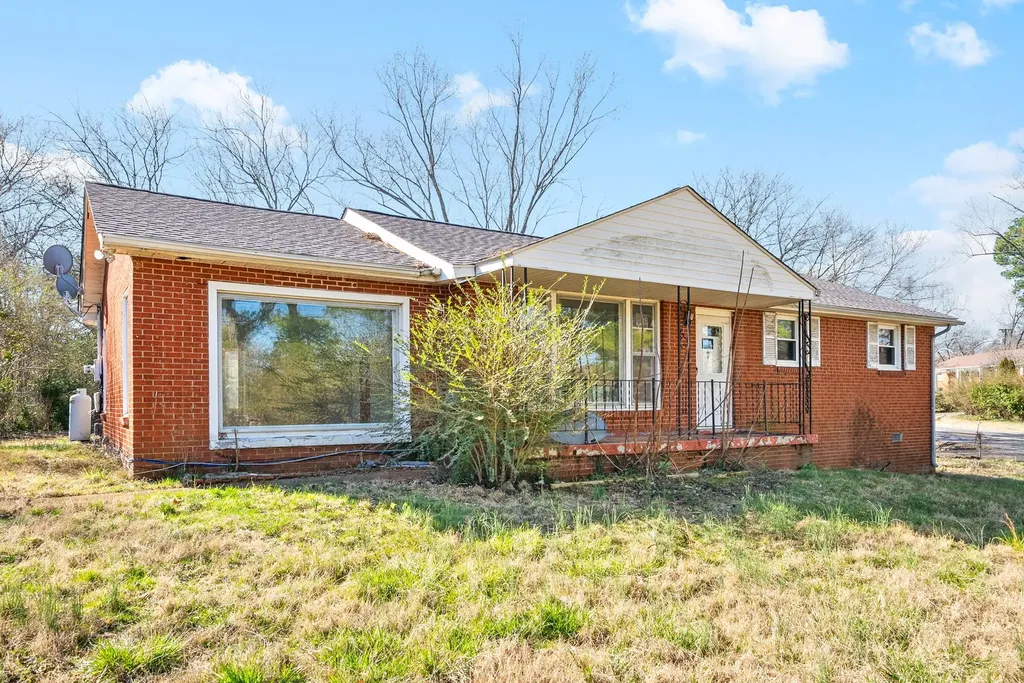 318 Verdun Drive Clarksville TN 37042