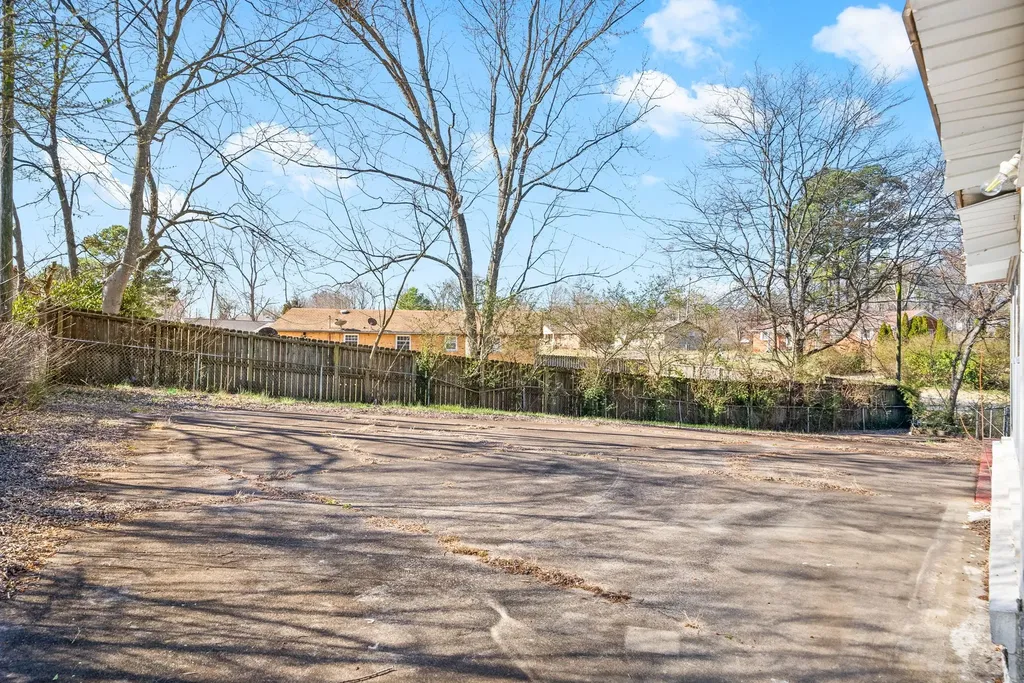 318 Verdun Drive Clarksville TN 37042