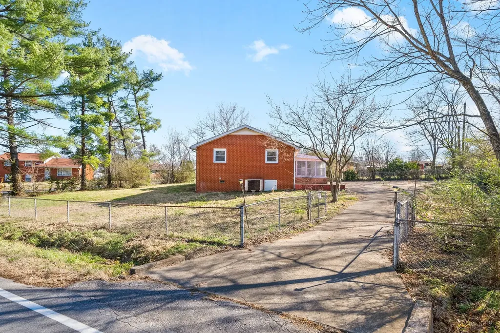 318 Verdun Drive Clarksville TN 37042