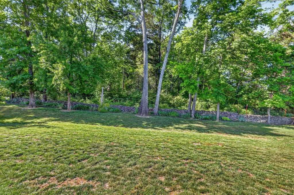 202 Beacon Street Gallatin TN 37066