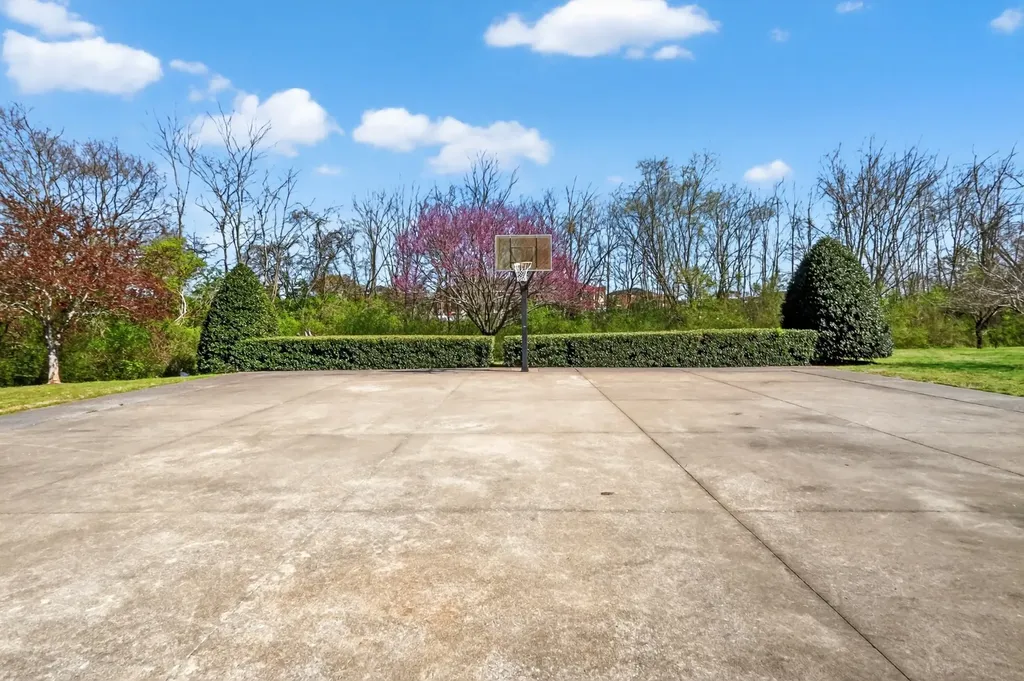 202 Beacon Street Gallatin TN 37066