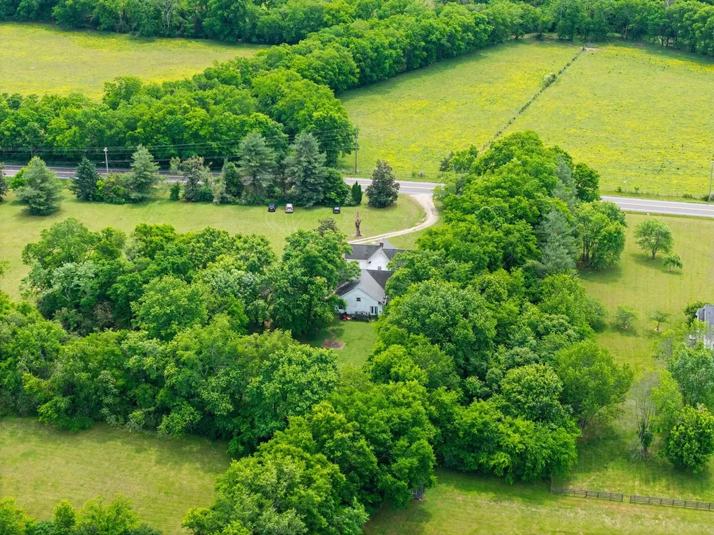 2033 Carters Creek Pike Franklin TN 37064