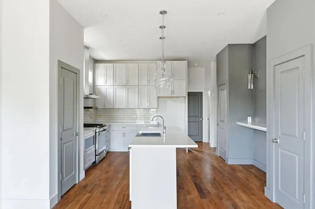 1827 3rd Ave, N Nashville TN 37208
