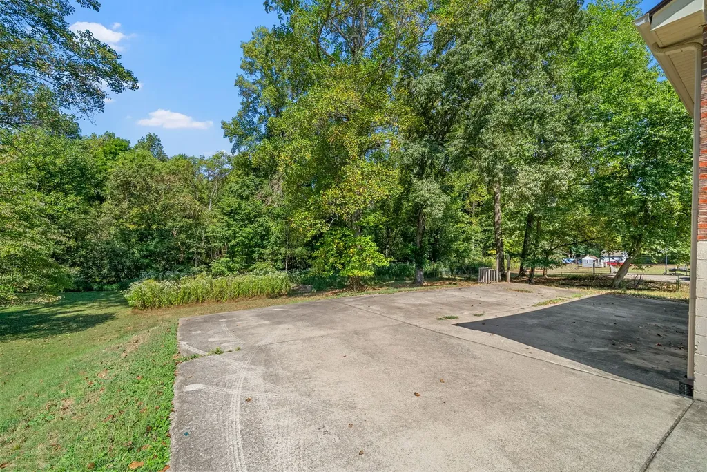809 Pollard Road Clarksville TN 37042