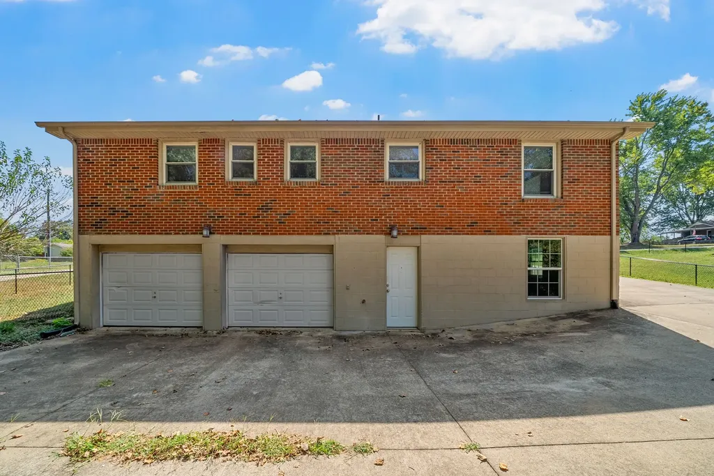 809 Pollard Road Clarksville TN 37042
