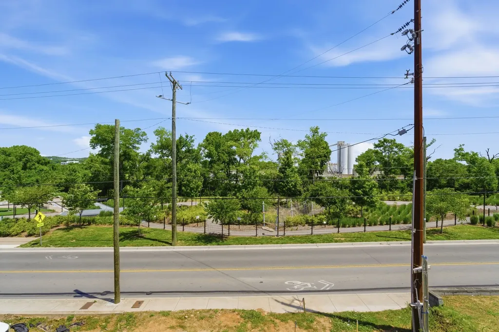 1825 3rd Ave, N Nashville TN 37208