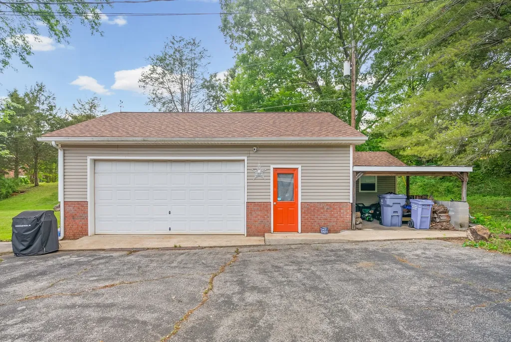 345 Lake Court Drive Clarksville TN 37043
