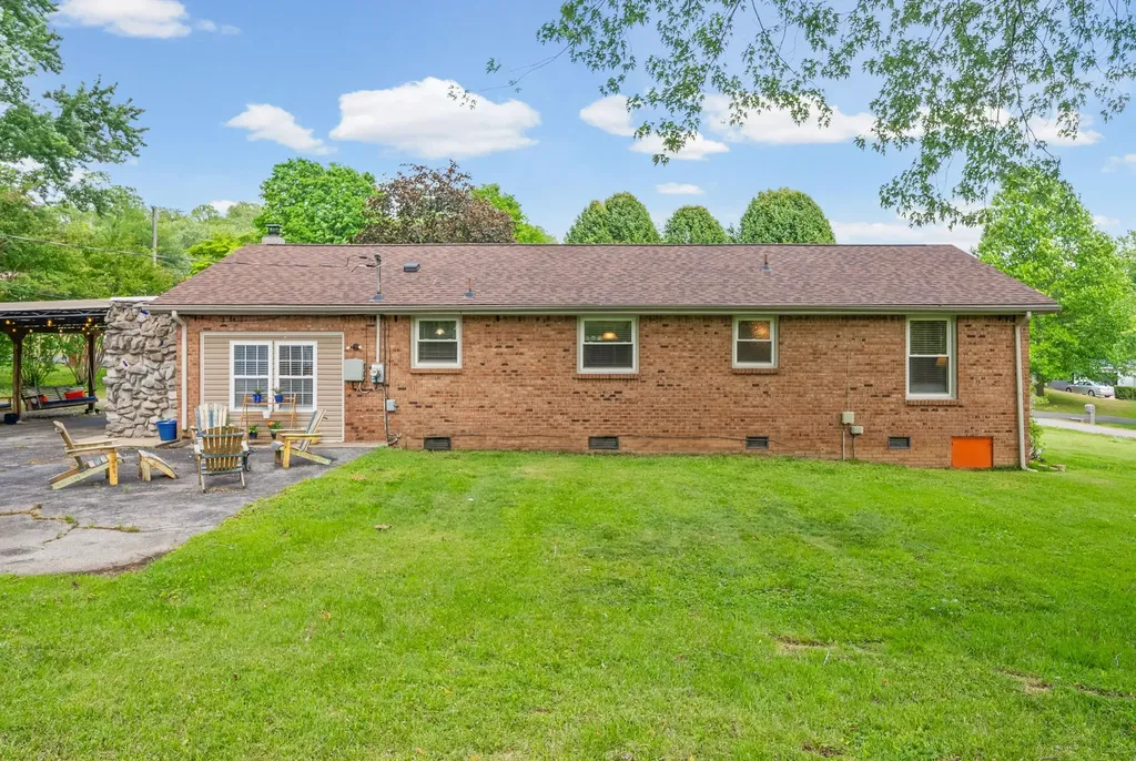 345 Lake Court Drive Clarksville TN 37043