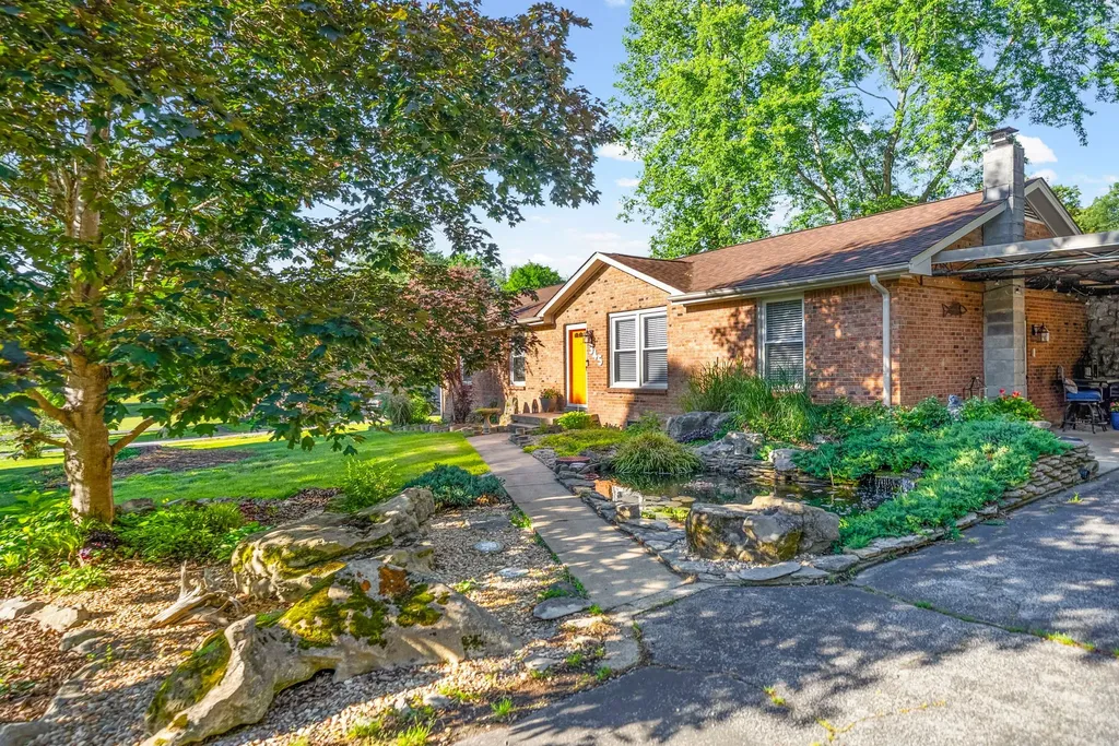 345 Lake Court Drive Clarksville TN 37043