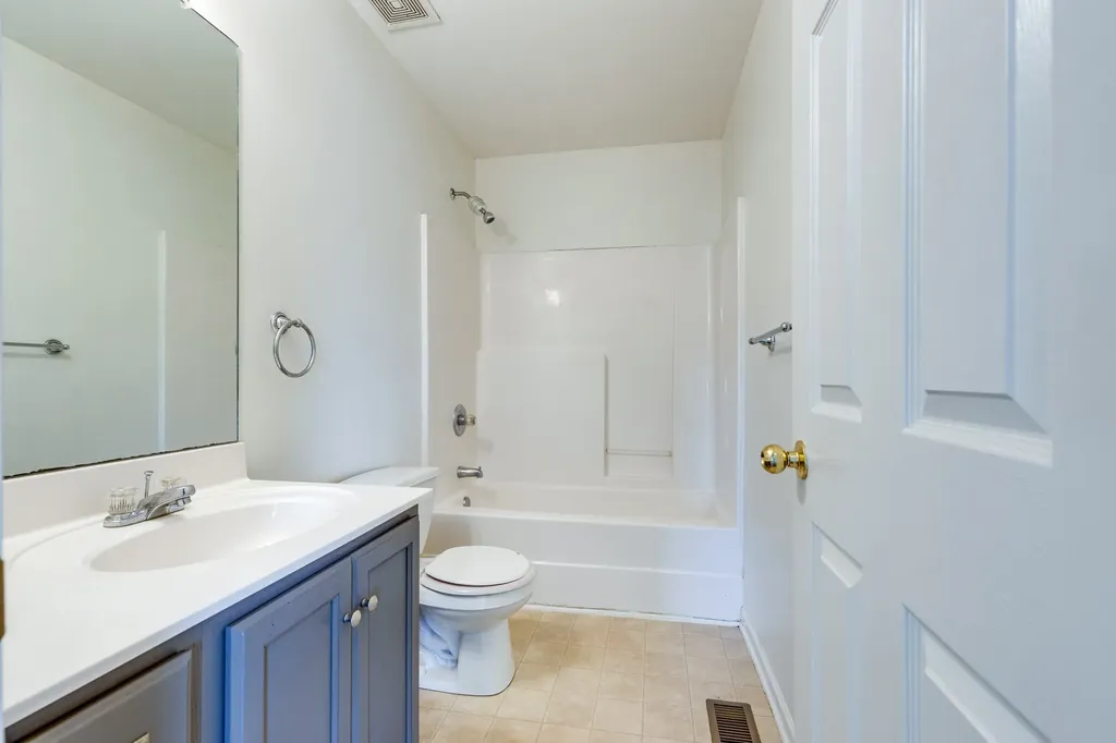 2109 Hollandale Circle Columbia TN 38401