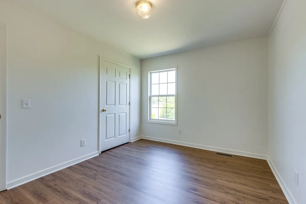 2109 Hollandale Circle Columbia TN 38401