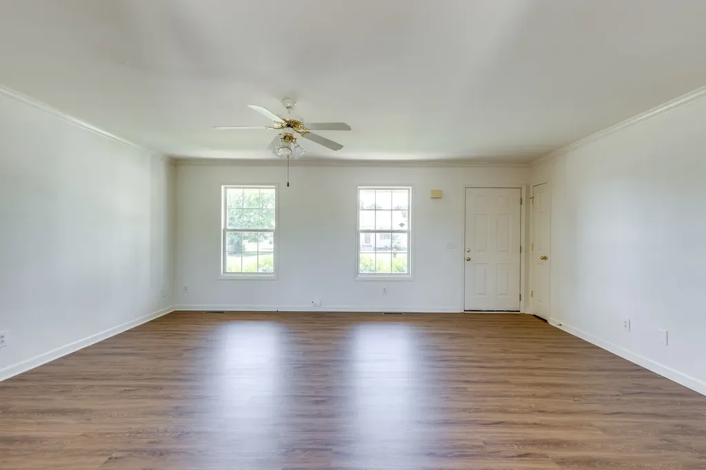 2109 Hollandale Circle Columbia TN 38401