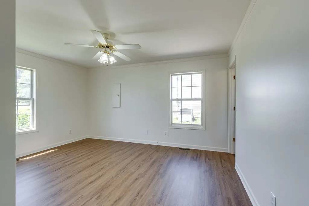 2109 Hollandale Circle Columbia TN 38401