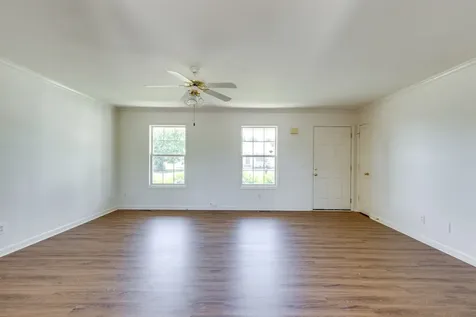 2109 Hollandale Circle Columbia TN 38401
