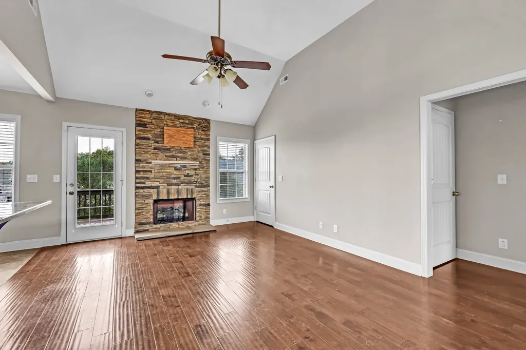 410 River Heights Drive Clarksville TN 37040