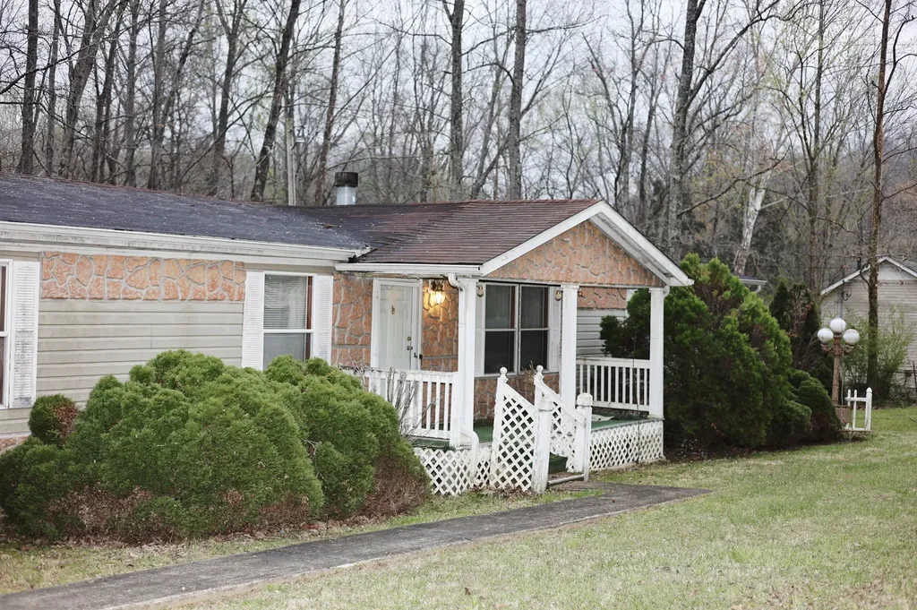 1050 Macon Wall Road Ashland City TN 37015