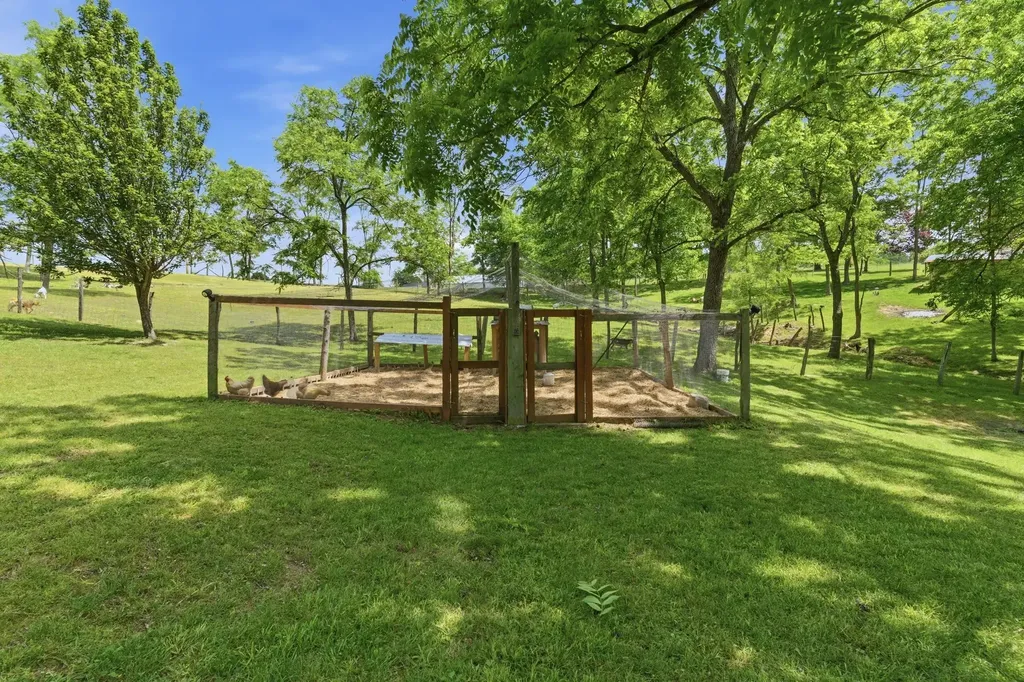 5159 Reeder School Road Greenbrier TN 37073