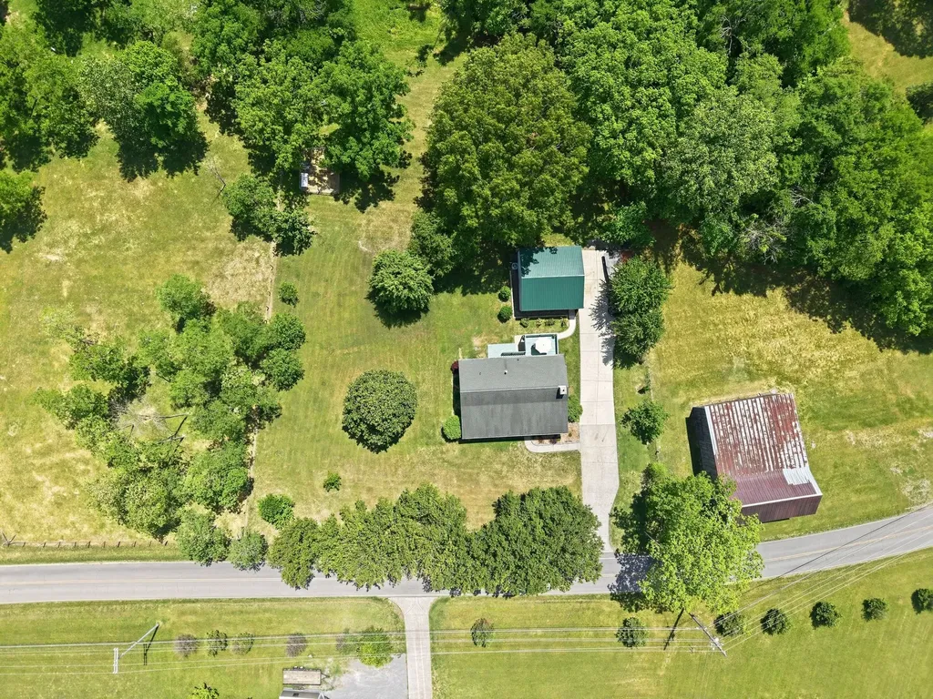 5159 Reeder School Road Greenbrier TN 37073