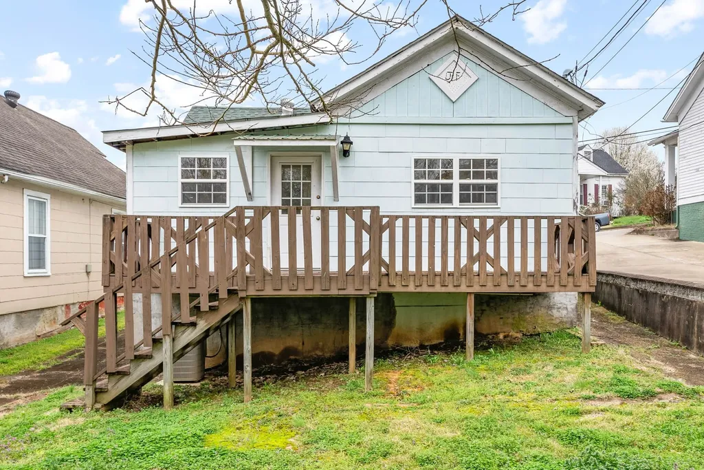 407 S 2nd Street Clarksville TN 37040