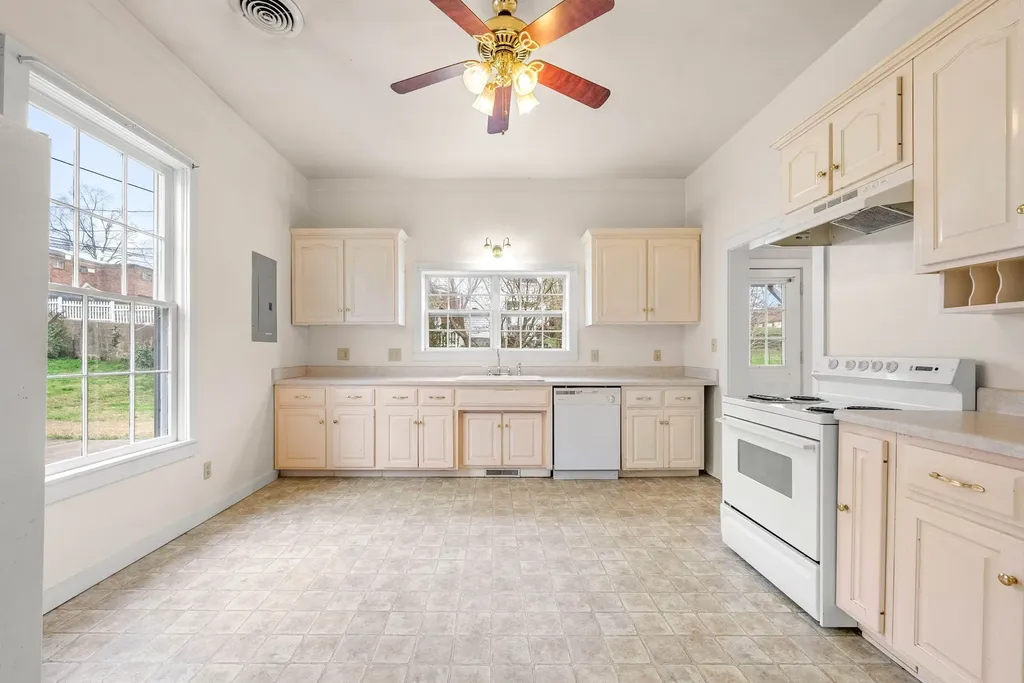407 S 2nd Street Clarksville TN 37040
