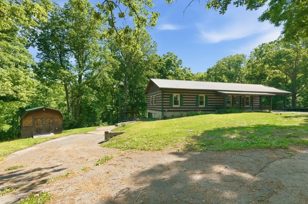 2845 Hillcrest Drive Centerville TN 37033