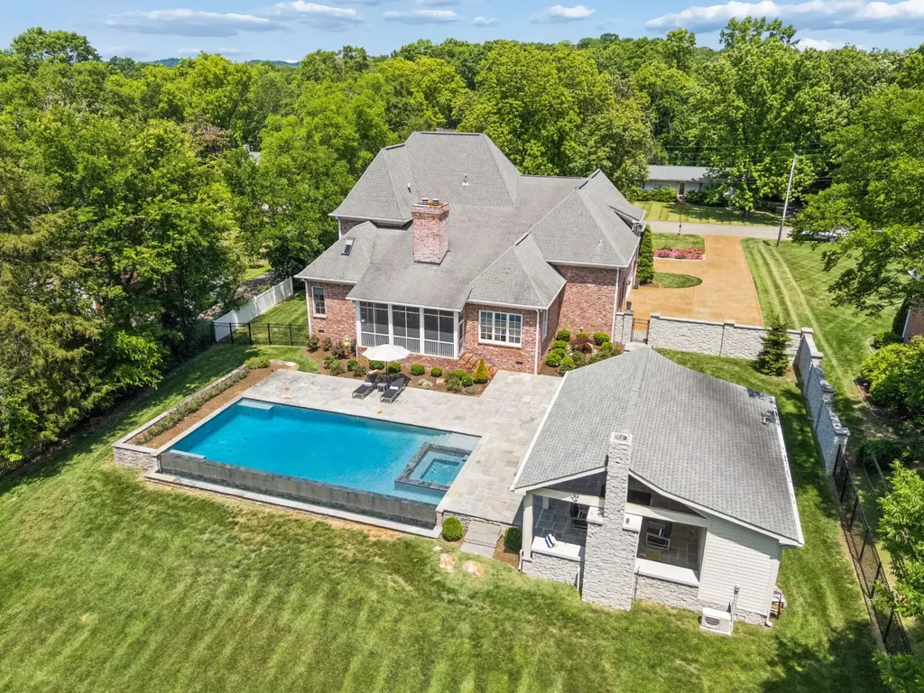 755 Bresslyn Road Nashville TN 37205