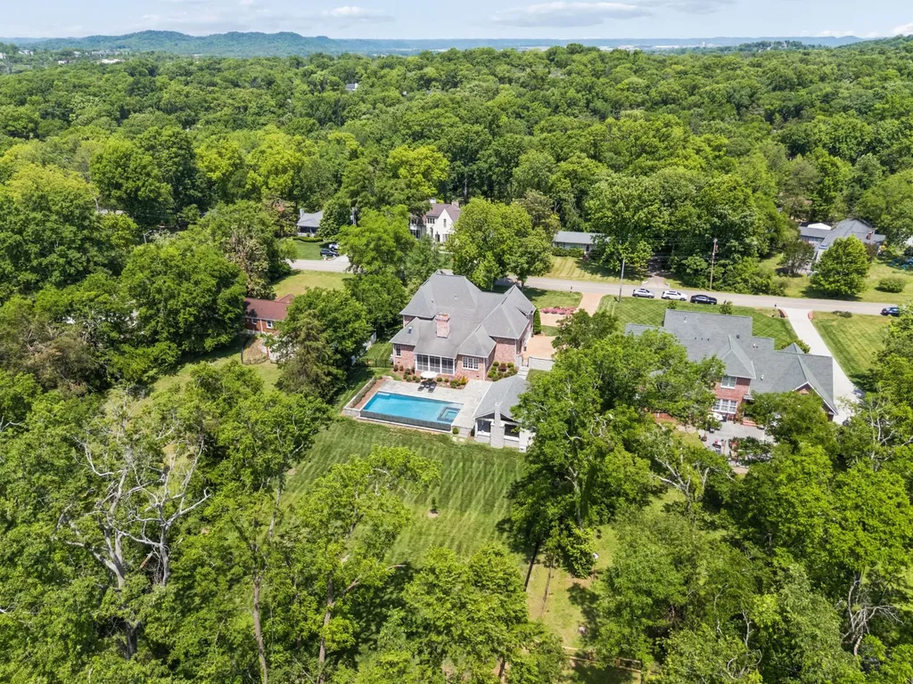 755 Bresslyn Road Nashville TN 37205