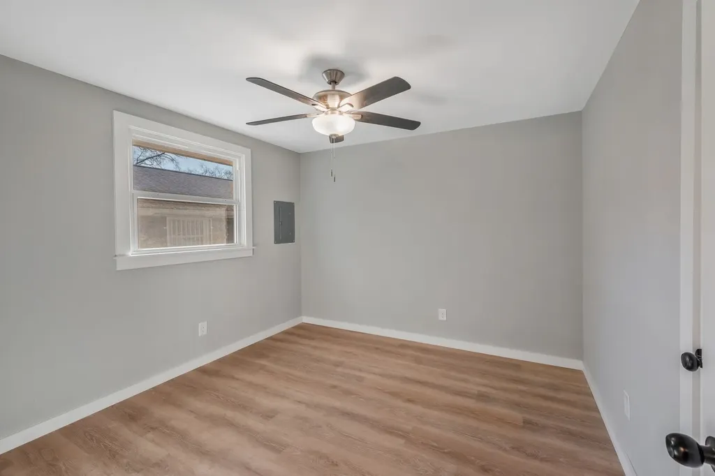 1730B 17th Ave, N Nashville TN 37208