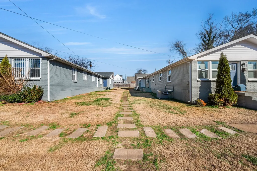 1730B 17th Ave, N Nashville TN 37208