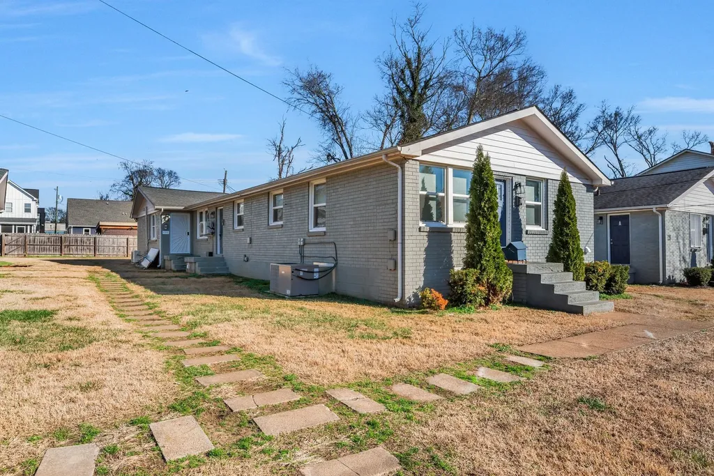 1730B 17th Ave, N Nashville TN 37208